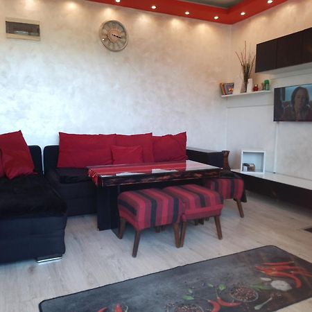 Red House Apartment Veliko Tarnovo Exterior photo